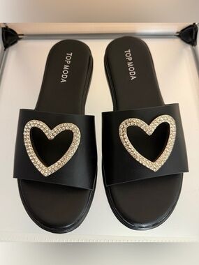 Top Moda Women's Heart Shape Platform Sandals Black Size 5.5